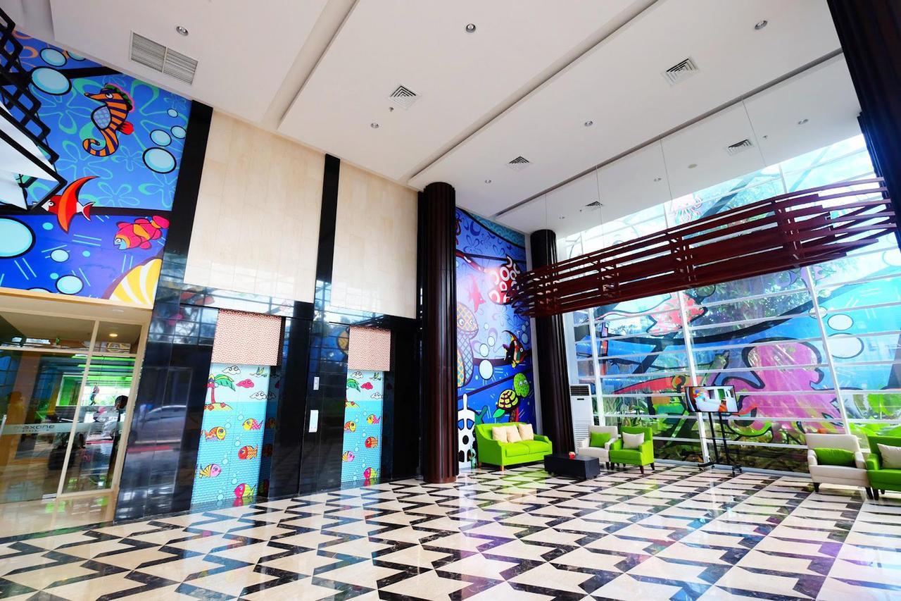 MaxOneHotels at Resort Makassar Exteriör bild
