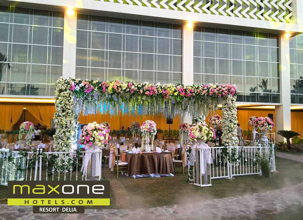 MaxOneHotels at Resort Makassar Exteriör bild