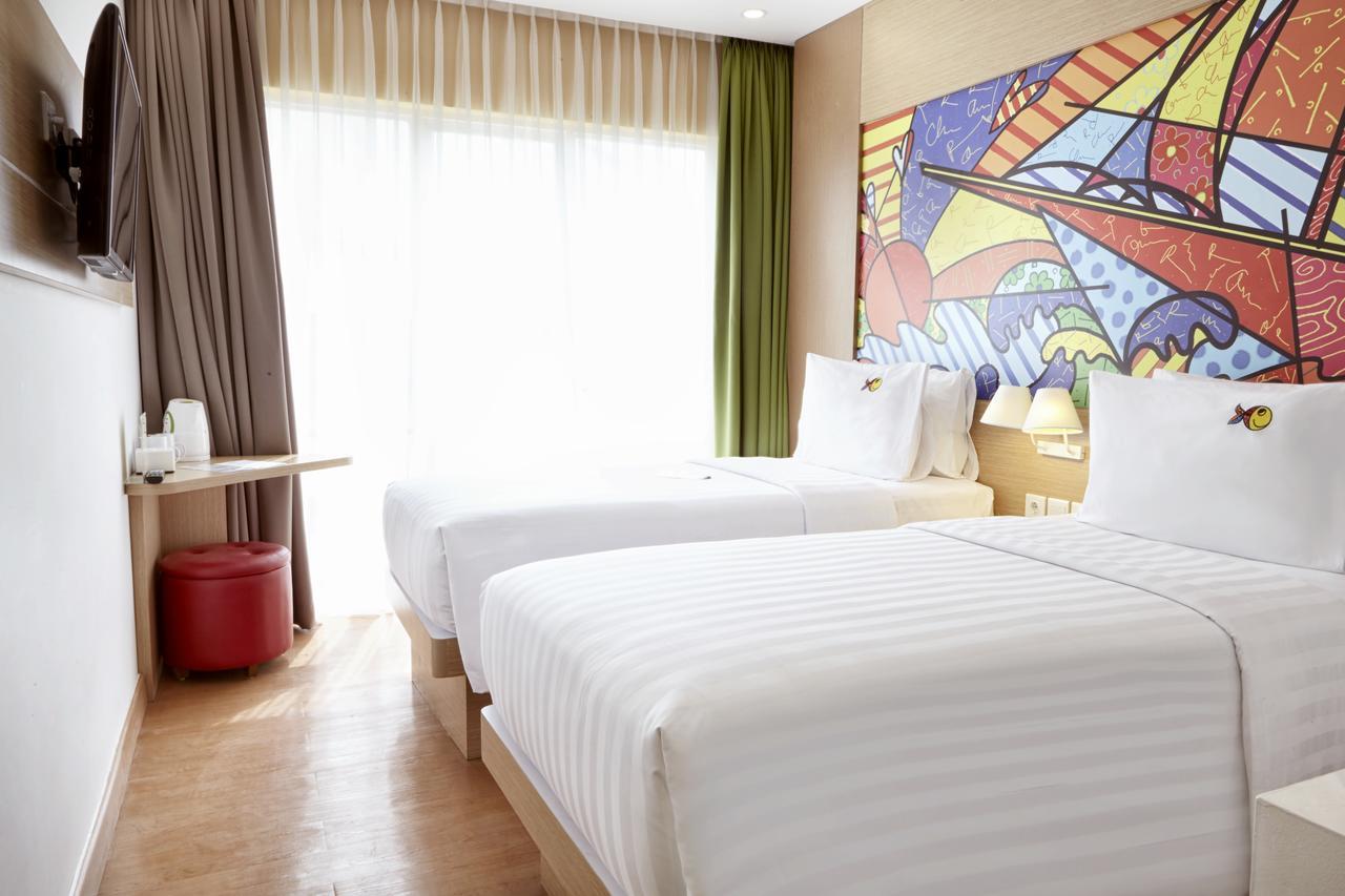 MaxOneHotels at Resort Makassar Exteriör bild