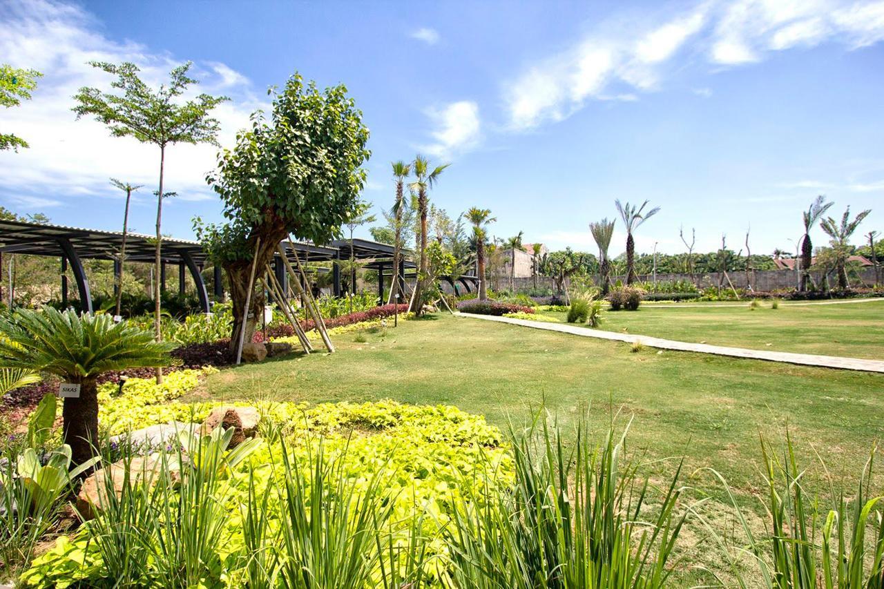 MaxOneHotels at Resort Makassar Exteriör bild
