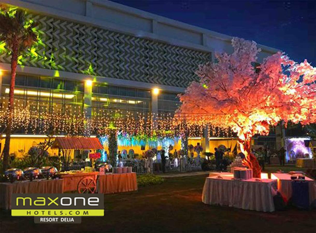 MaxOneHotels at Resort Makassar Exteriör bild