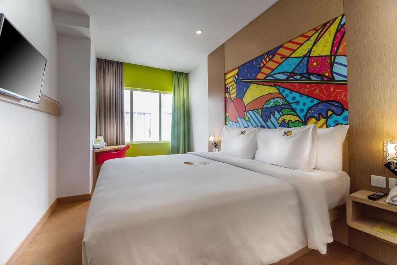 MaxOneHotels at Resort Makassar Exteriör bild